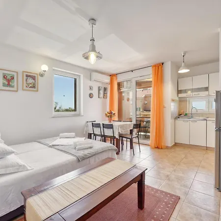 Villamar Apartmán Košljun